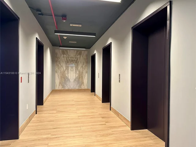 90 SW 3rd St # 1803, Miami FL 33130