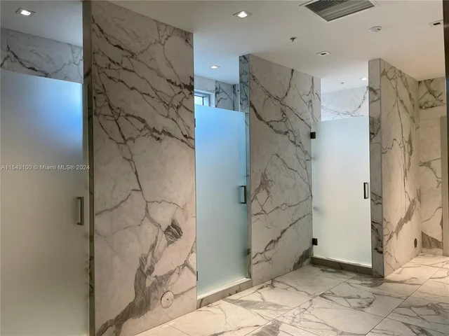 90 SW 3rd St # 1803, Miami FL 33130