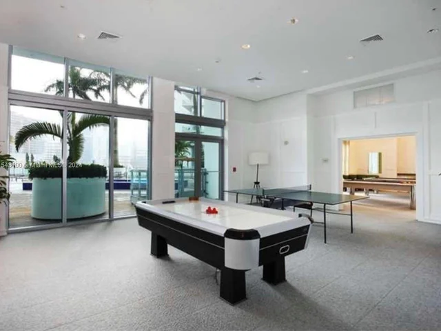 90 SW 3rd St # 1803, Miami FL 33130