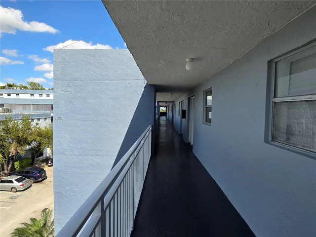 9375 Fontainebleau Blvd # L433, Miami FL 33172