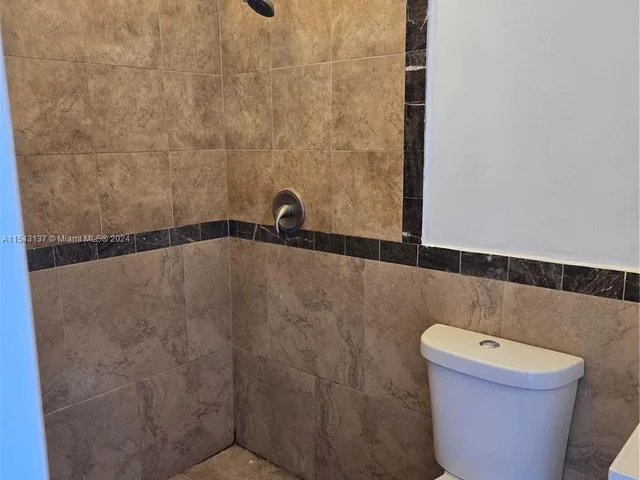 9375 Fontainebleau Blvd # L433, Miami FL 33172