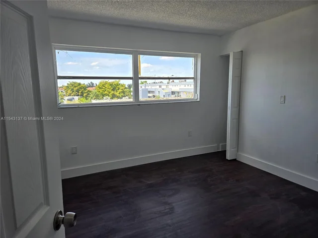 9375 Fontainebleau Blvd # L433, Miami FL 33172