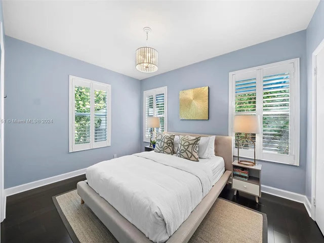 255 W Rivo Alto Dr, Miami Beach FL 33139