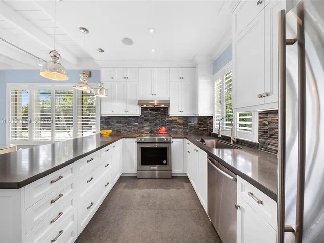 255 W Rivo Alto Dr, Miami Beach FL 33139