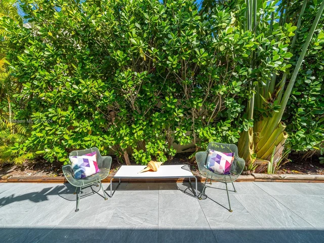 255 W Rivo Alto Dr, Miami Beach FL 33139