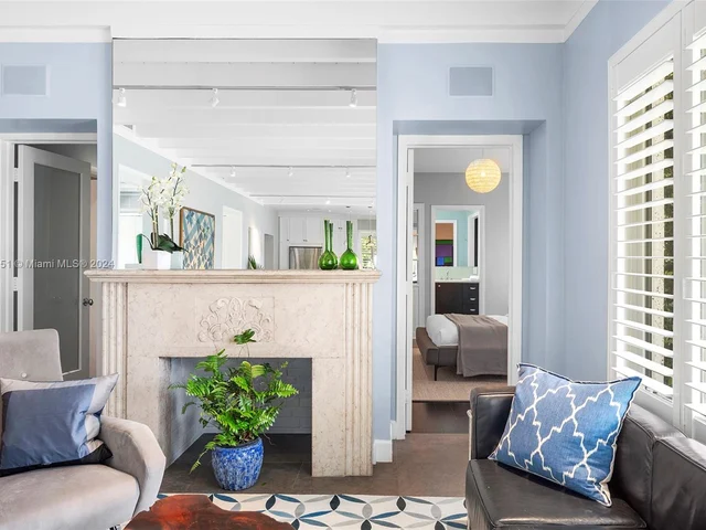 255 W Rivo Alto Dr, Miami Beach FL 33139