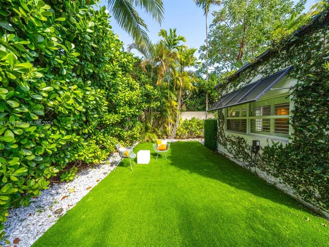 255 W Rivo Alto Dr, Miami Beach FL 33139