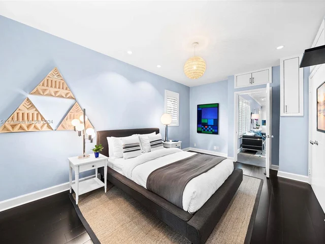 255 W Rivo Alto Dr, Miami Beach FL 33139