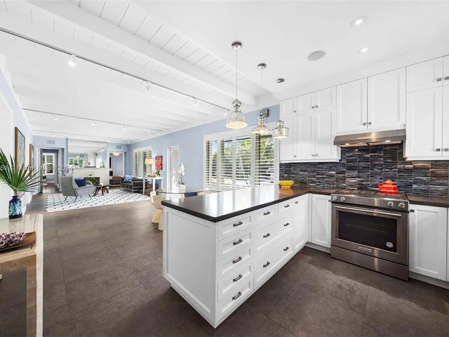 255 W Rivo Alto Dr, Miami Beach FL 33139