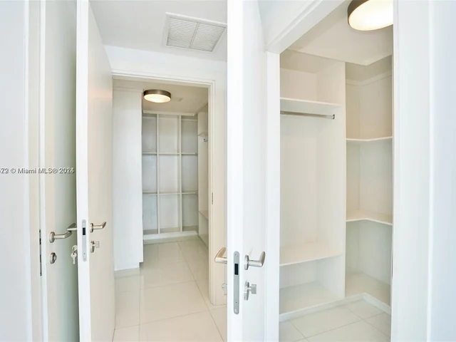 200 Biscayne Boulevard Way # 3603, Miami FL 33131