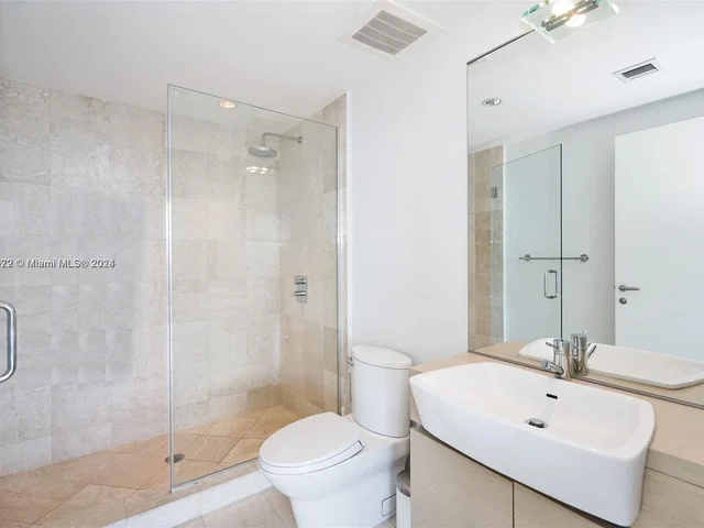 200 Biscayne Boulevard Way # 3603, Miami FL 33131