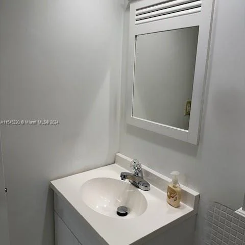 4010 Galt Ocean Dr # 716, Fort Lauderdale FL 33308