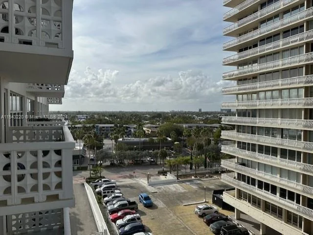 4010 Galt Ocean Dr # 716, Fort Lauderdale FL 33308