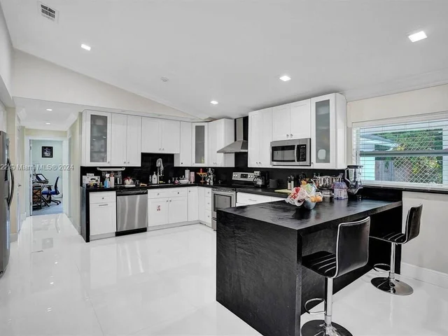 1250 NW 122nd Ave # 1250, Plantation FL 33323