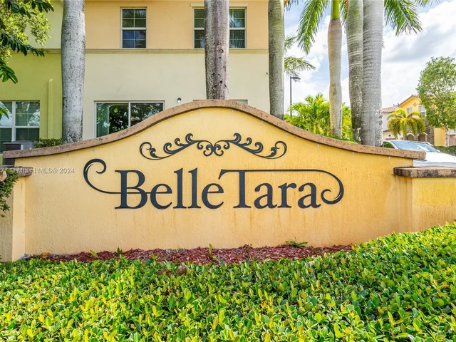 5221 SW 78th Ter, Davie FL 33328