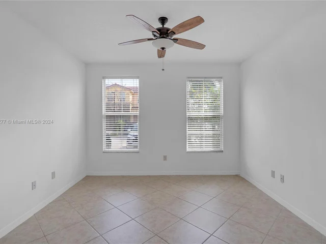 5221 SW 78th Ter, Davie FL 33328