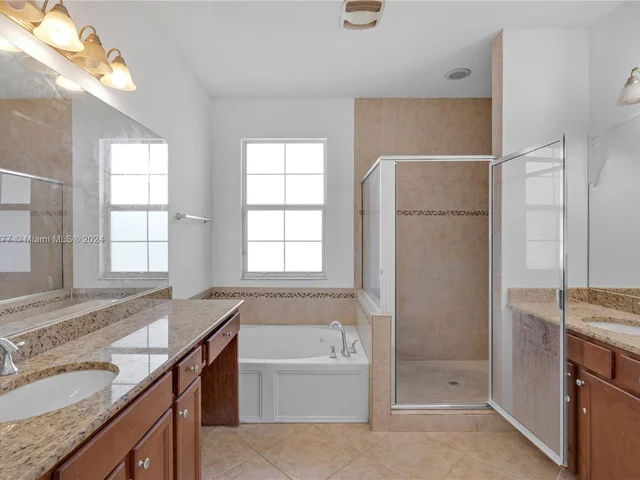 5221 SW 78th Ter, Davie FL 33328