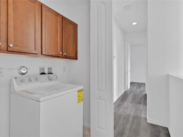 5221 SW 78th Ter, Davie FL 33328