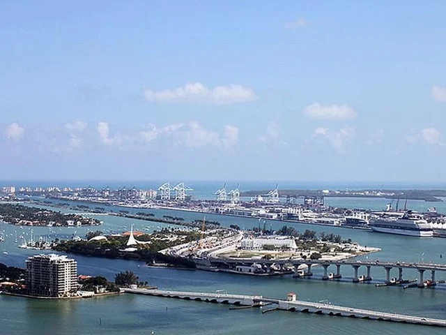 2020 N Bayshore Dr # 3705, Miami FL 33137