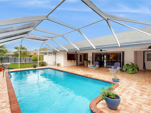 7720 SW 181st Ter, Palmetto Bay FL 33157