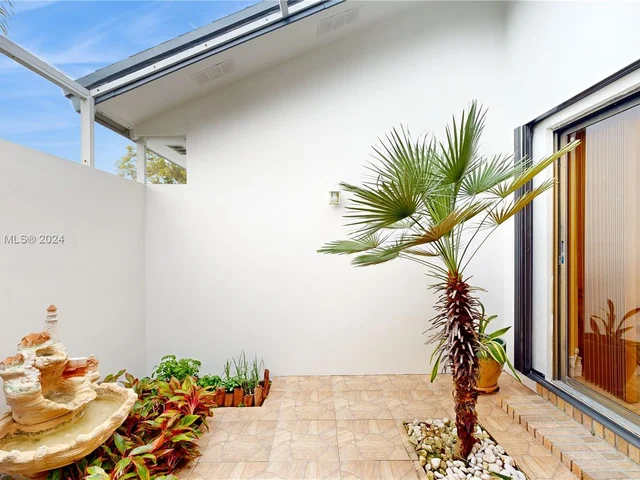 7720 SW 181st Ter, Palmetto Bay FL 33157