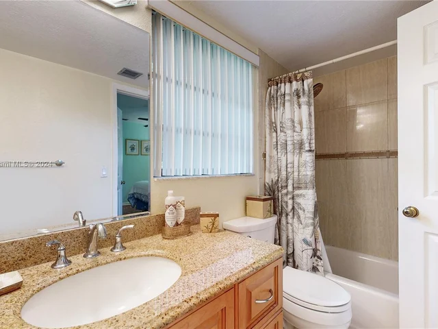 7720 SW 181st Ter, Palmetto Bay FL 33157