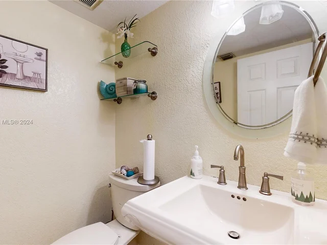 7720 SW 181st Ter, Palmetto Bay FL 33157