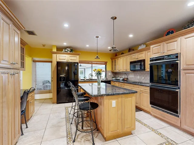 7720 SW 181st Ter, Palmetto Bay FL 33157