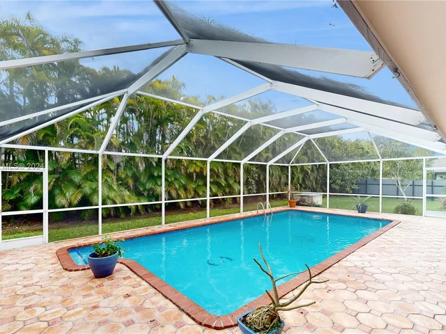 7720 SW 181st Ter, Palmetto Bay FL 33157