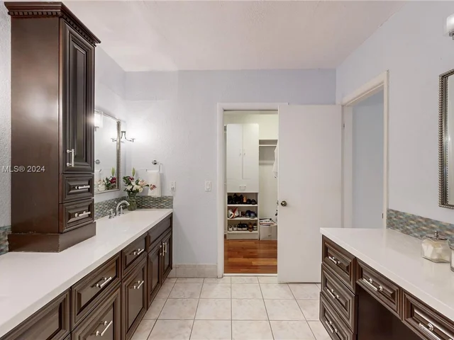 7720 SW 181st Ter, Palmetto Bay FL 33157