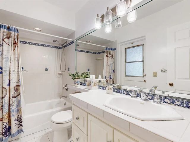 7720 SW 181st Ter, Palmetto Bay FL 33157