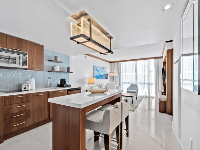 6801 Collins Ave # 1002, Miami Beach FL 33141