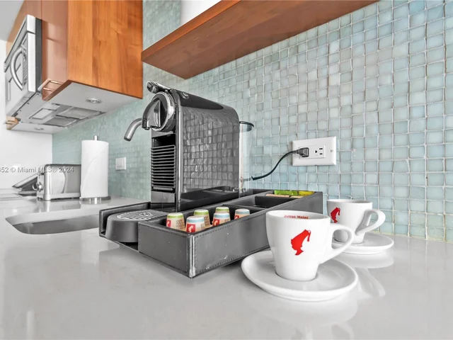 6801 Collins Ave # 1002, Miami Beach FL 33141