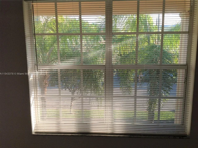 33 SALAMANCA AVE, Coral Gables FL 33134