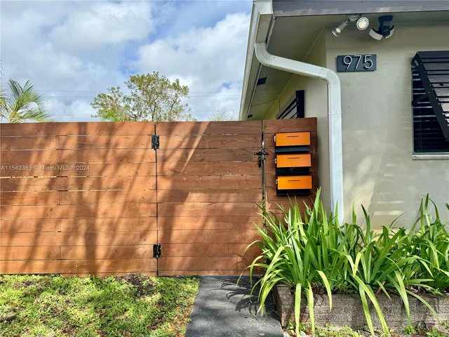 975 NE 40th St # C, Oakland Park FL 33334