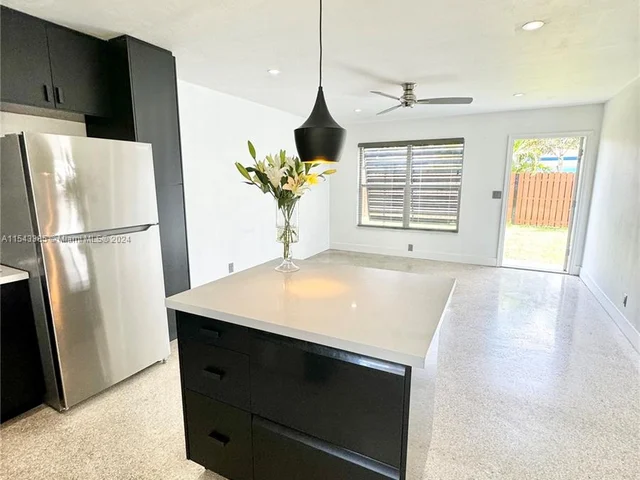 975 NE 40th St # C, Oakland Park FL 33334