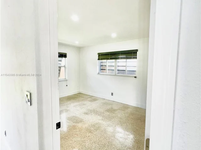 975 NE 40th St # C, Oakland Park FL 33334