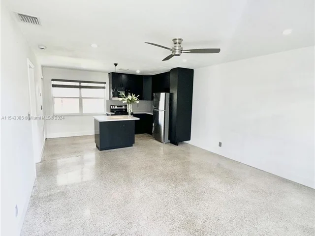 975 NE 40th St # C, Oakland Park FL 33334