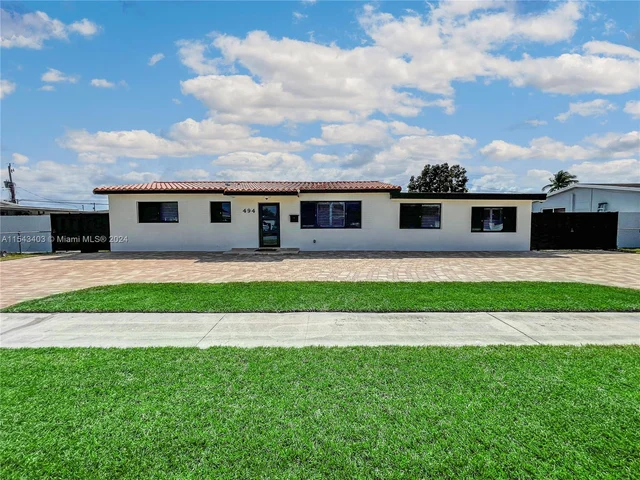 494 W 41st Pl, Hialeah FL 33012