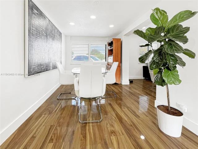 494 W 41st Pl, Hialeah FL 33012