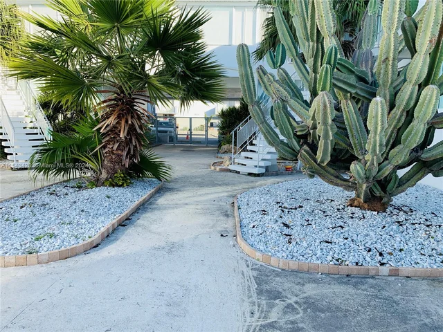 1840 S Treasure Dr # 3, North Bay Village FL 33141