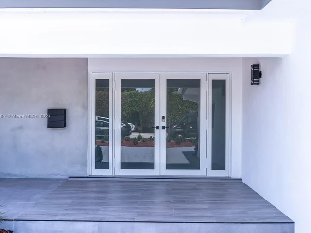 19920 NE 21st Ave, Miami FL 33179