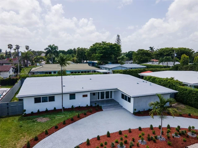 19920 NE 21st Ave, Miami FL 33179