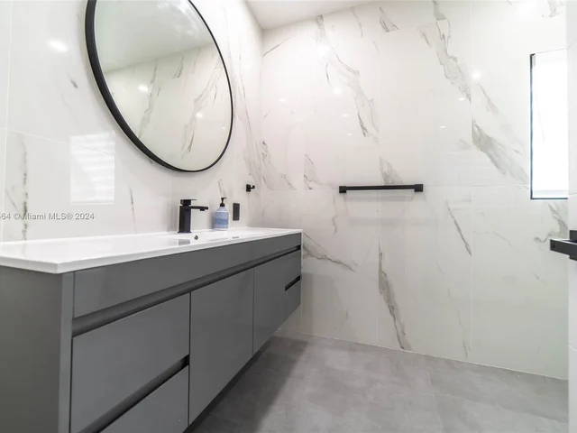 19920 NE 21st Ave, Miami FL 33179