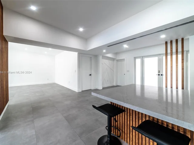 19920 NE 21st Ave, Miami FL 33179