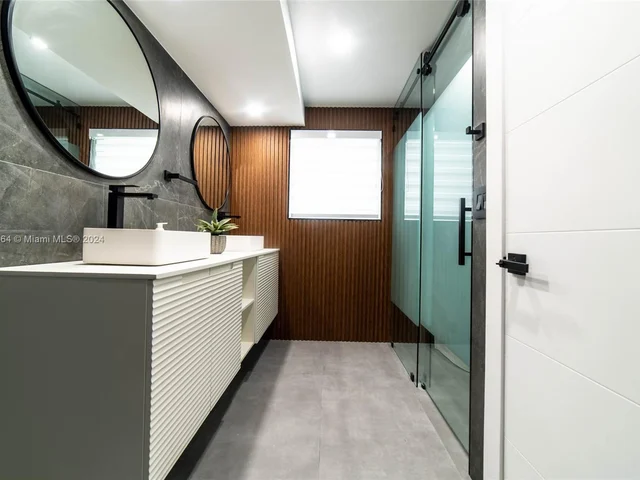 19920 NE 21st Ave, Miami FL 33179