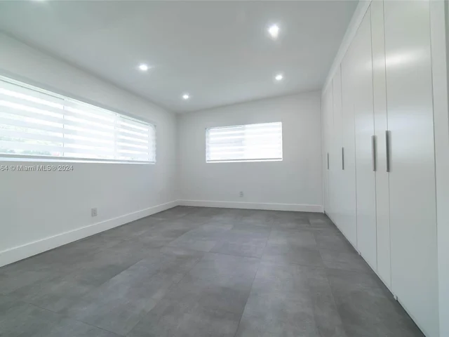 19920 NE 21st Ave, Miami FL 33179