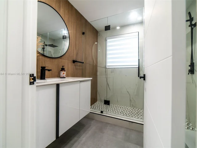 19920 NE 21st Ave, Miami FL 33179