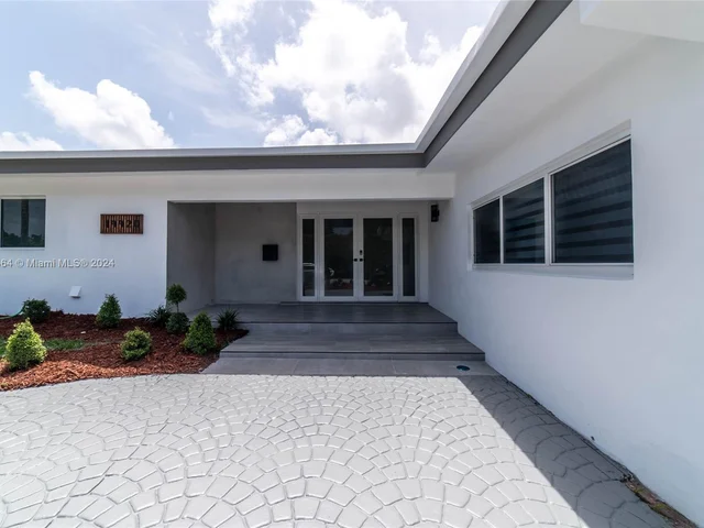 19920 NE 21st Ave, Miami FL 33179