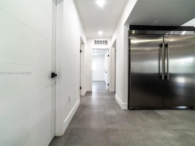 19920 NE 21st Ave, Miami FL 33179